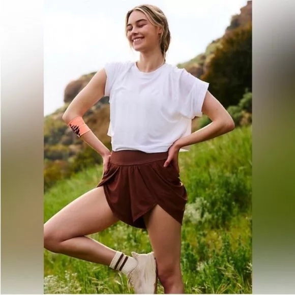 FP Movement by Free People Pants - *NWOT* Free People FP Movement Find Your Flow Shorts - Argon Oil